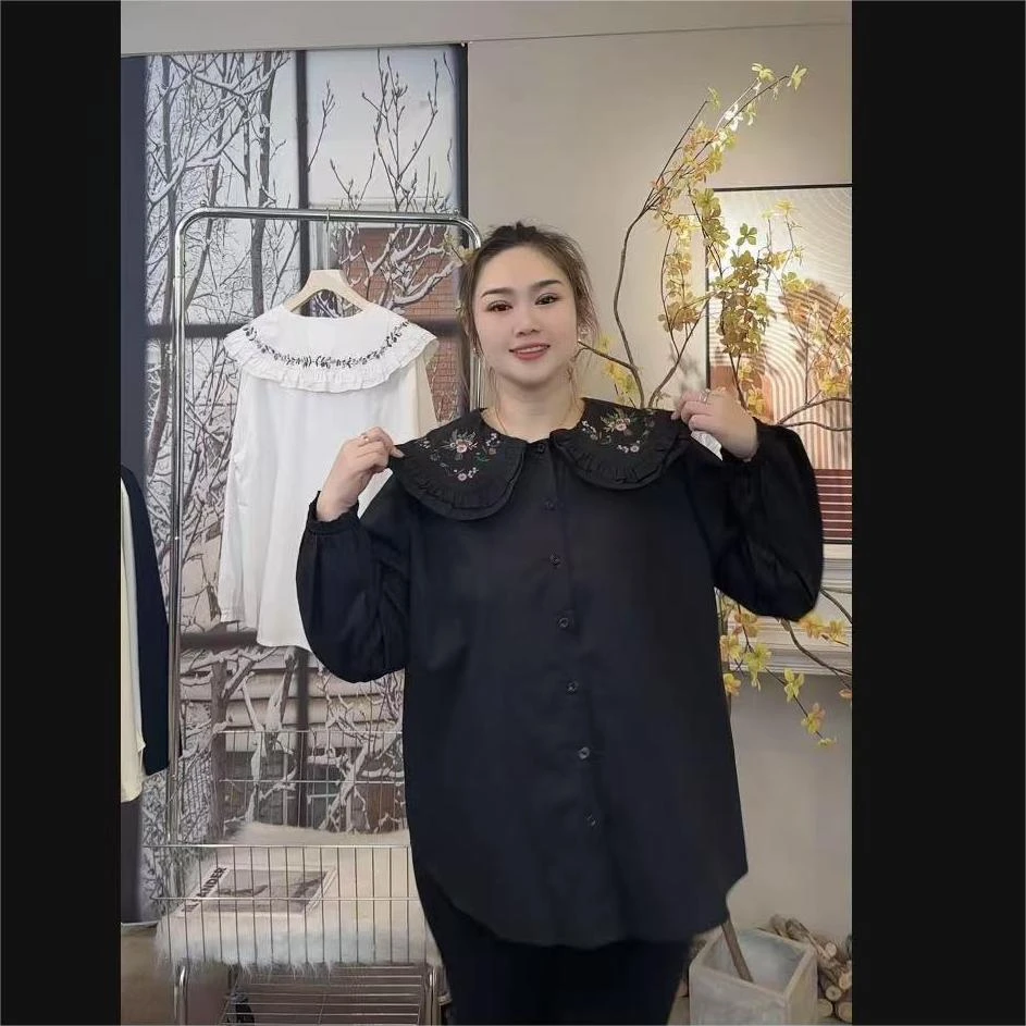 「英式典雅」东东家*8302大码早春新款刺绣娃娃领百搭宽松显瘦衬衫