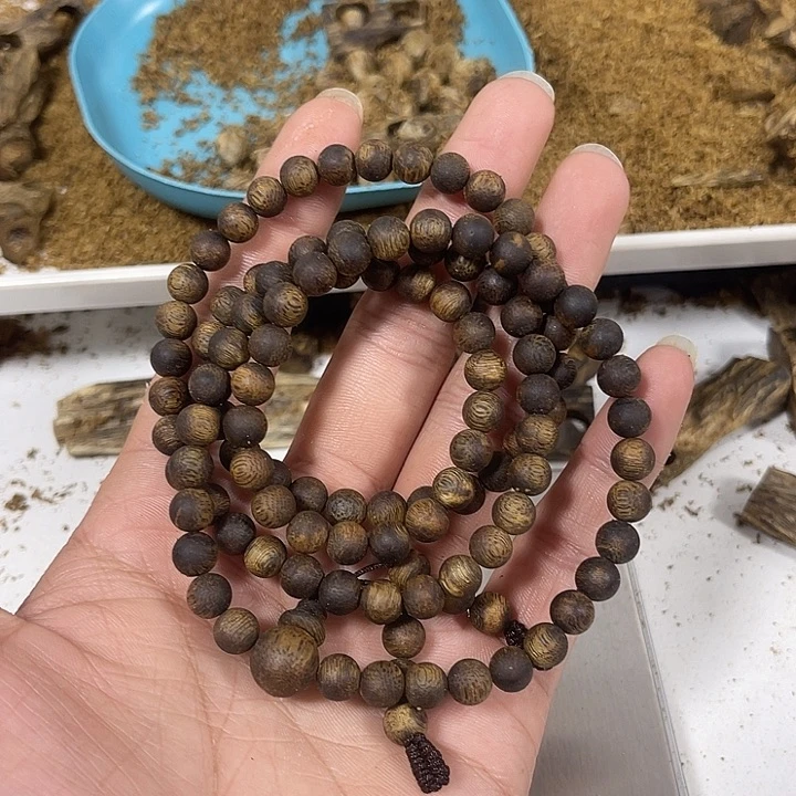 沉香木手串0.7沉水浮圆珠多圈20克
