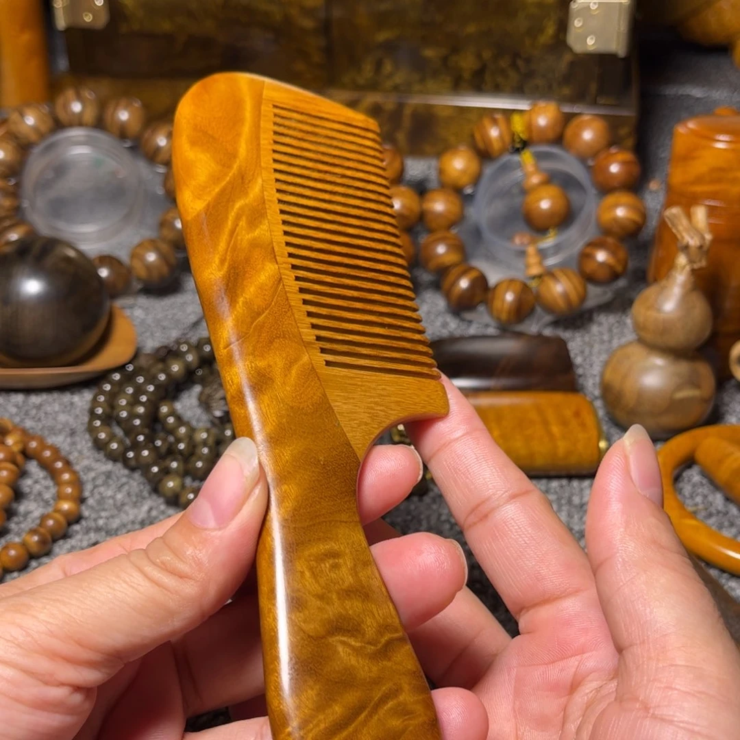 金丝楠满花纹老料梳子