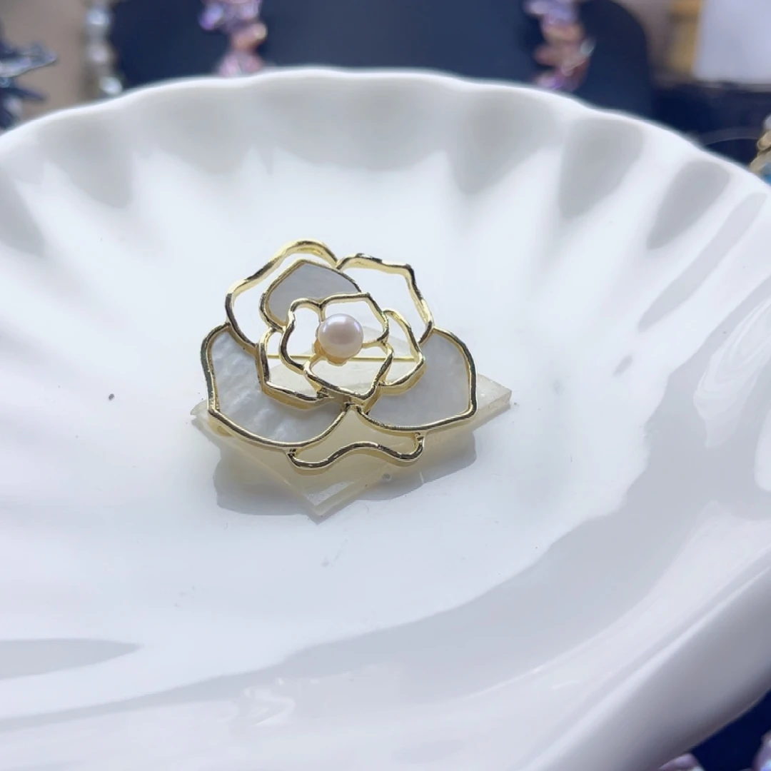 书***欣未镶嵌胸针淡水珍珠【纯恬】