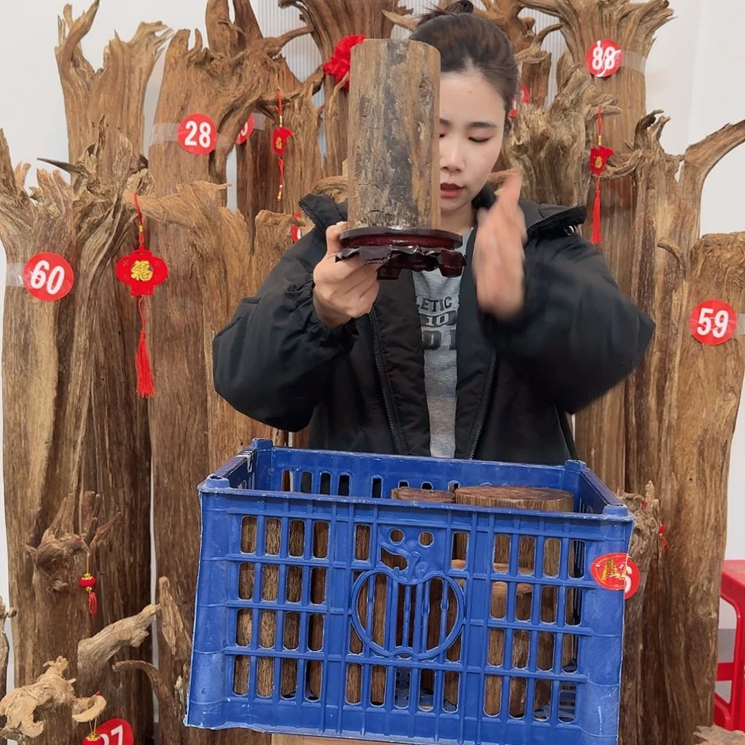 沉香碎屑沉香原材料