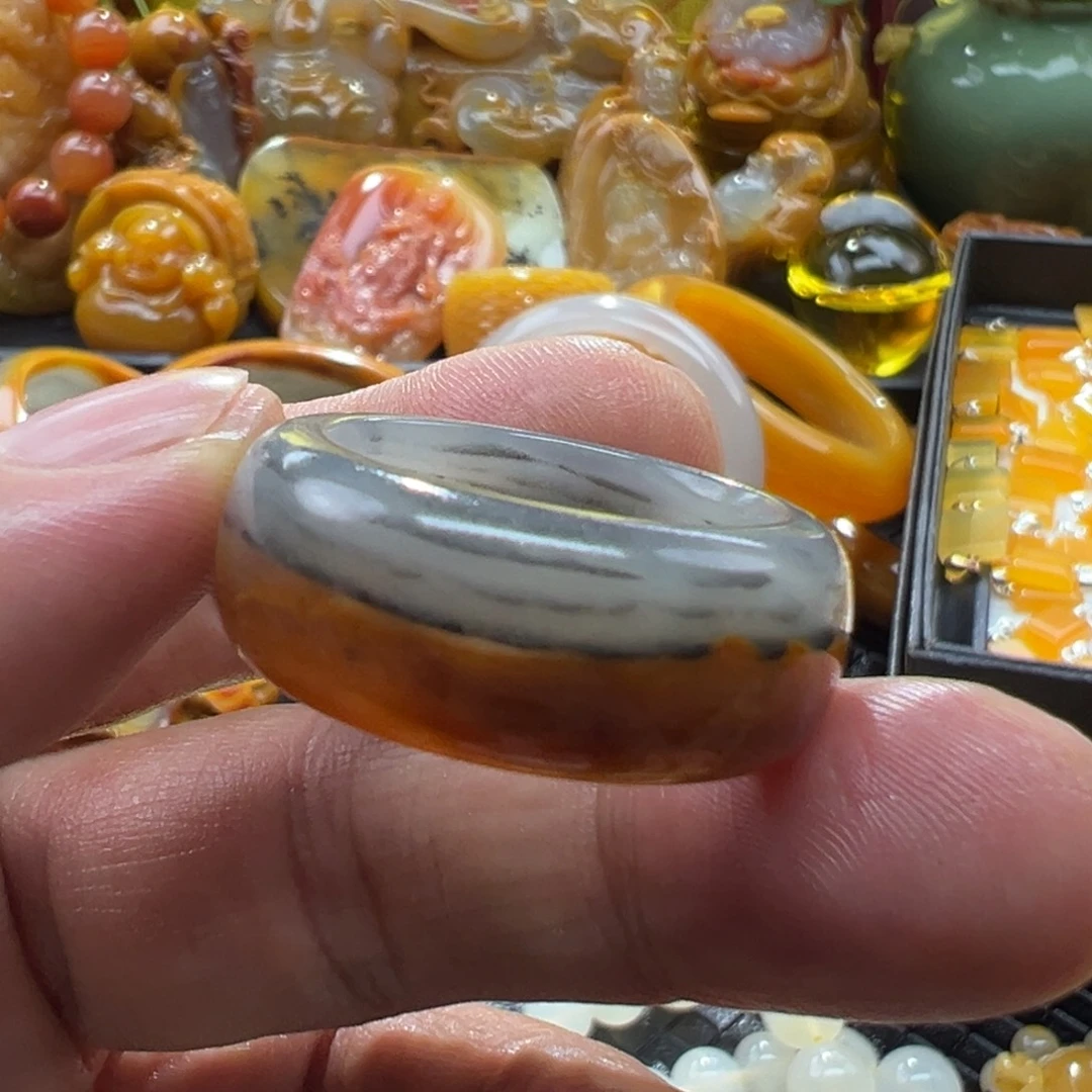 石英质玉未镶嵌颈饰