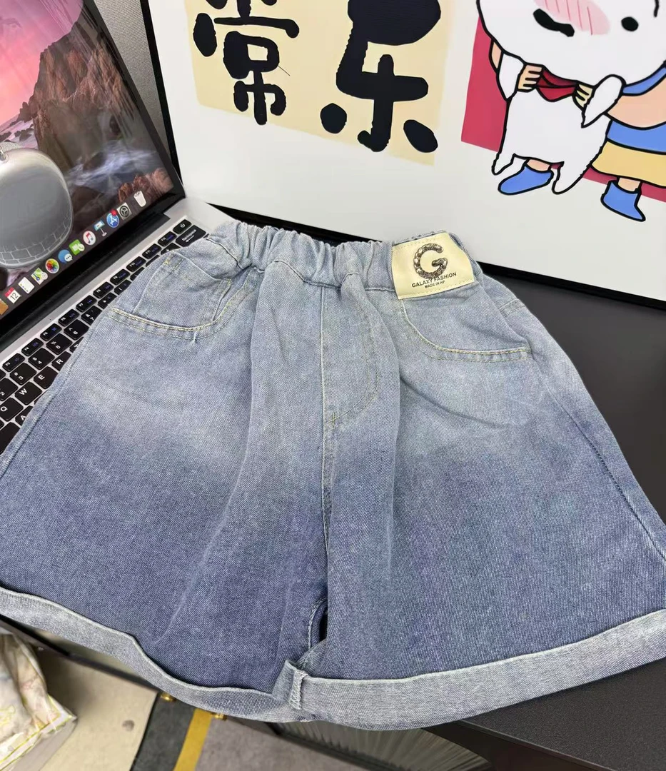 牛仔短裤 介意勿拍