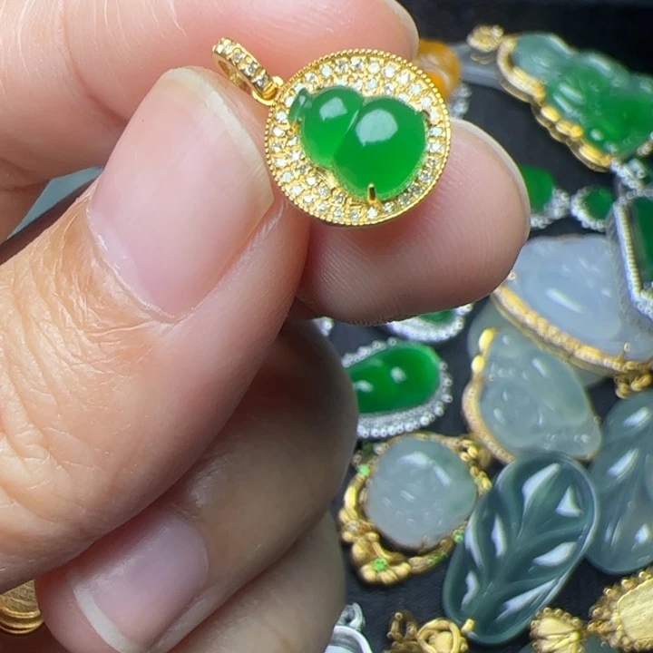翡翠18K金镶嵌吊坠(不含链)