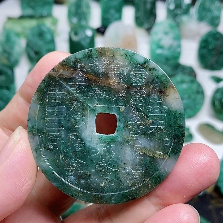 未镶嵌独山玉颈饰