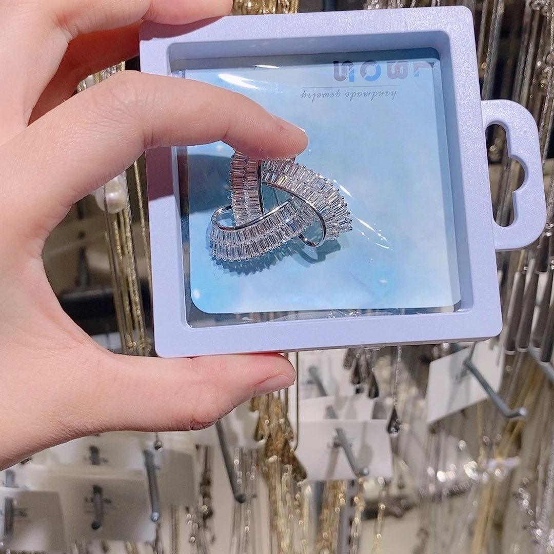 锆石铜合金合金胸针