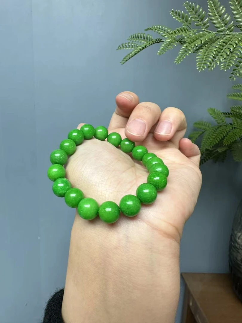 翡翠阳绿手链10mm手串