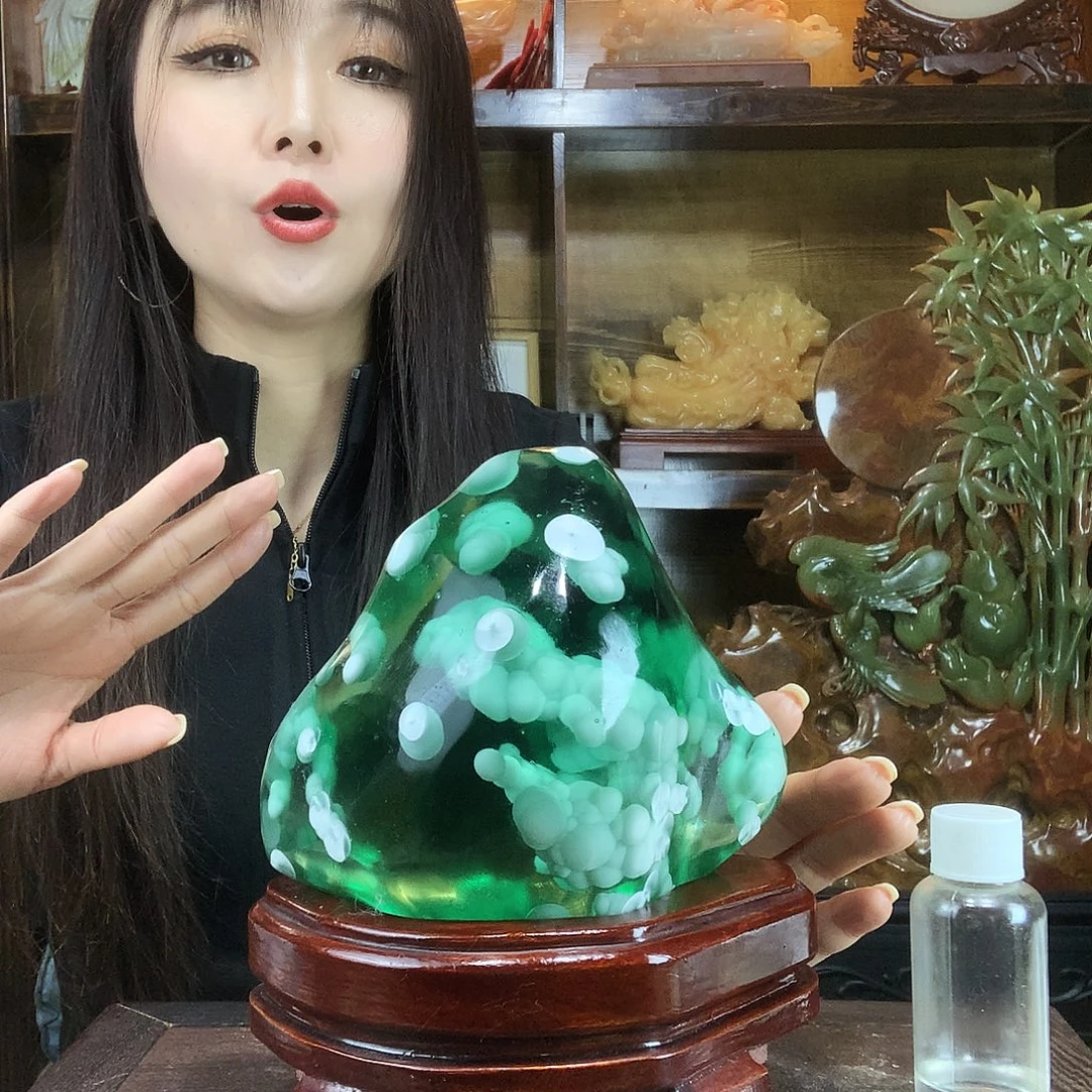 二***家石材绿水晶石石头的