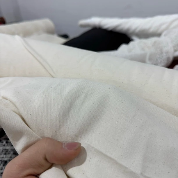 105  本色带棉壳的细斜纹面料4米价