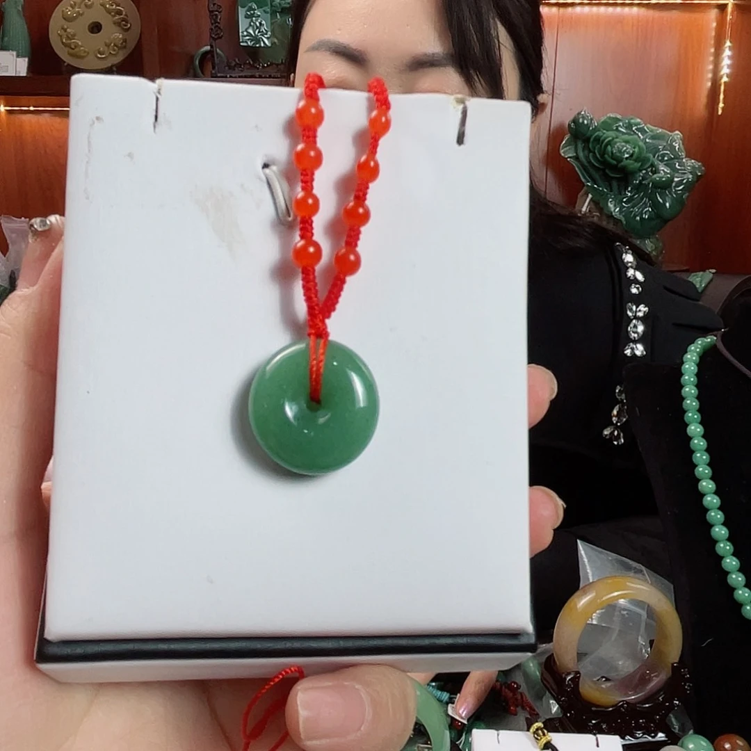 密玉（石英质玉）颈饰未镶嵌