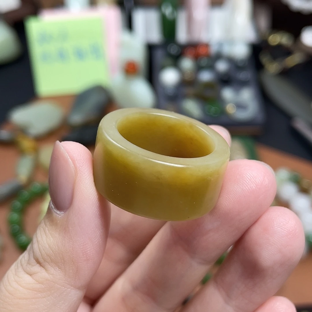 和田玉未镶嵌戒指