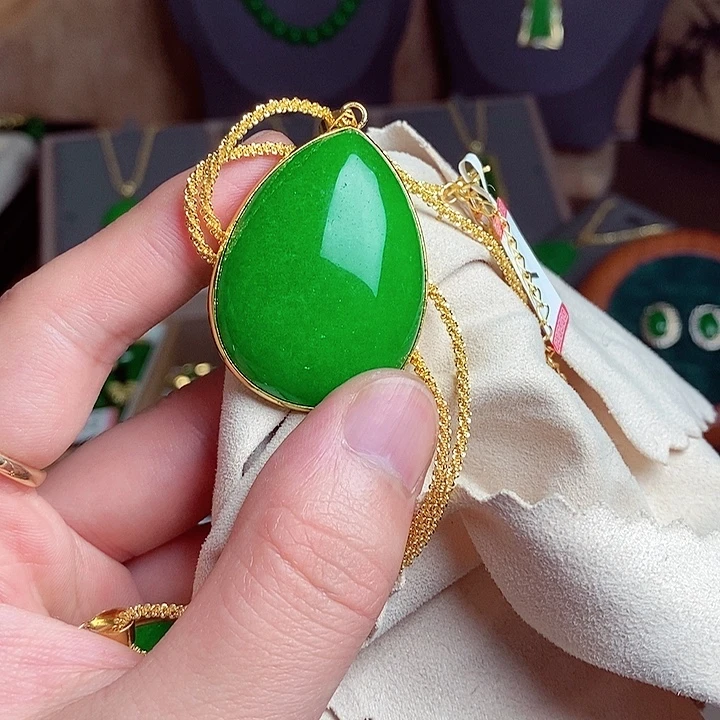 翡翠18K金镶嵌吊坠(赠链)7