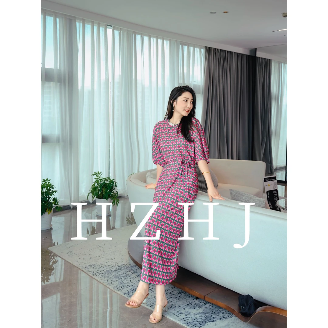HZHJ新款原创设计师款 粉色小蝴蝶 连衣裙显白显瘦高端轻奢2029