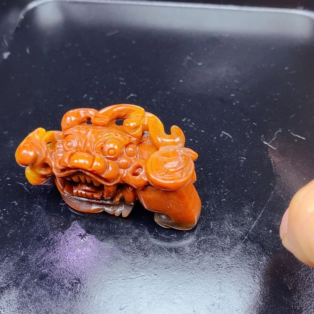 石英质玉（黄龙玉）未镶嵌颈饰