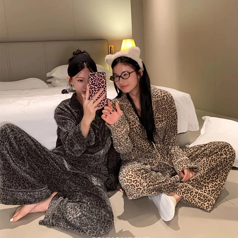 【初沁枫】德绒睡衣女秋冬季新款豹纹开衫加厚高级感宽松情侣家居服