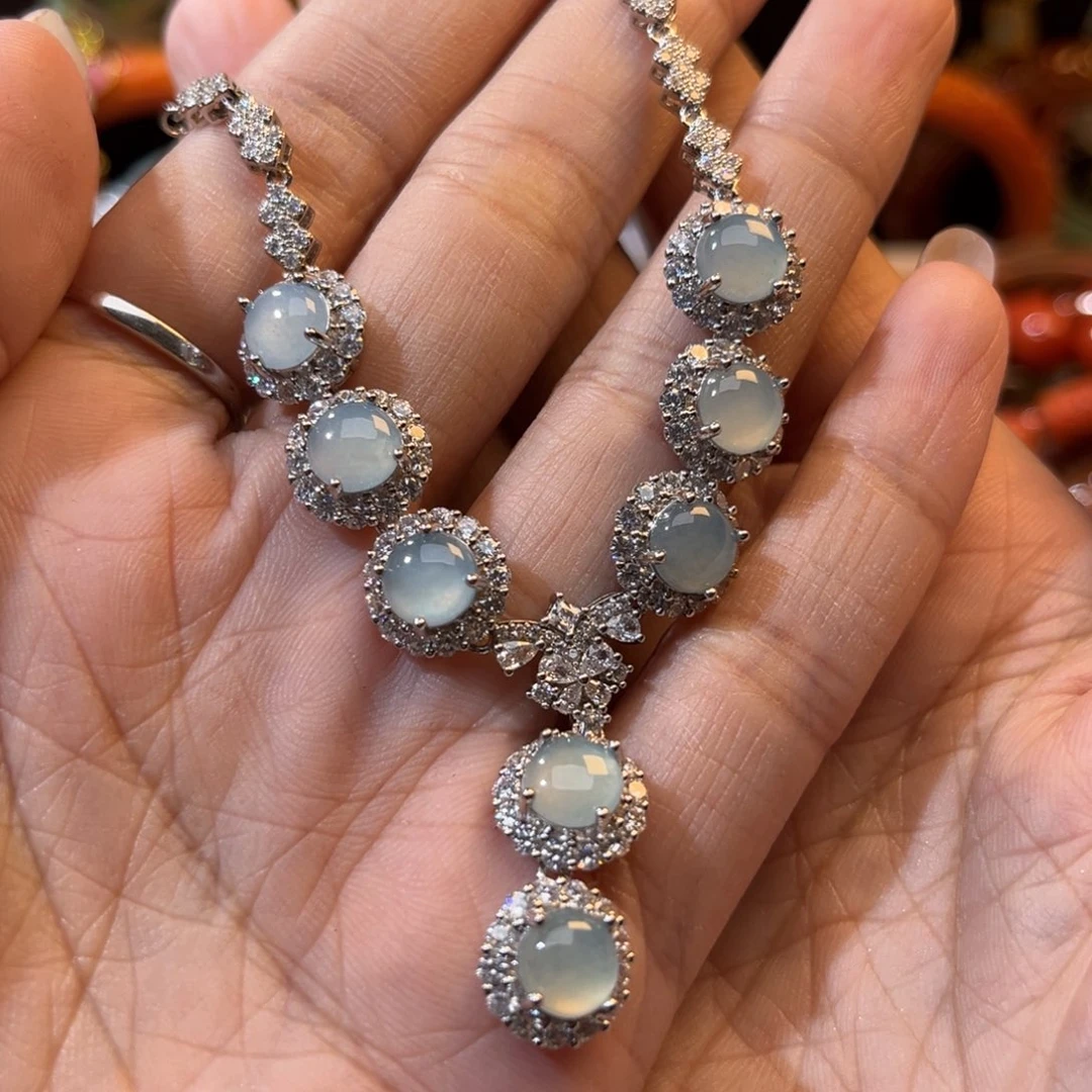 翡翠未镶嵌颈饰待编织