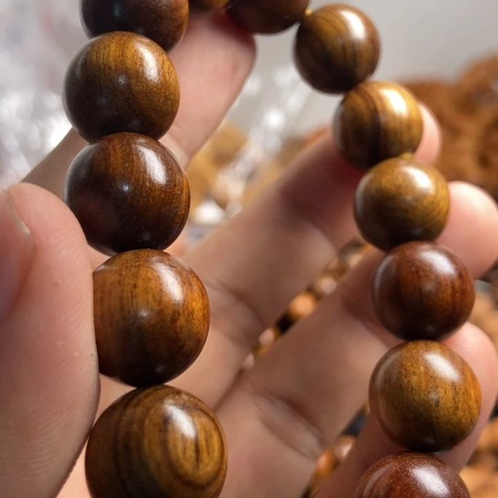 大果紫檀（缅甸花梨）无事牌不晓得怎么形容