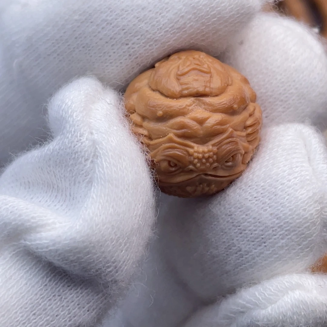 猴头核桃吊坠满工傲霸金蟾