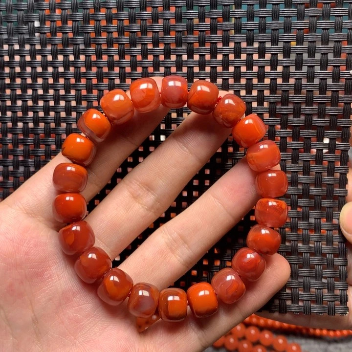 未镶嵌手串南红玛瑙10+’mm