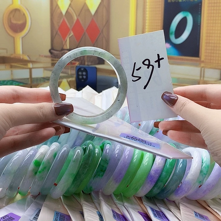 翡翠未镶嵌手镯qp