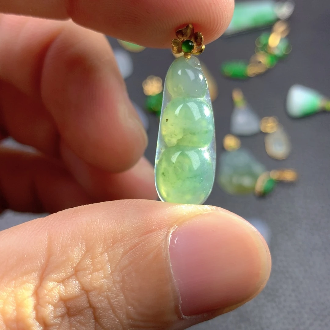 【闪购商品】颈饰18K金镶嵌翡翠翡翠