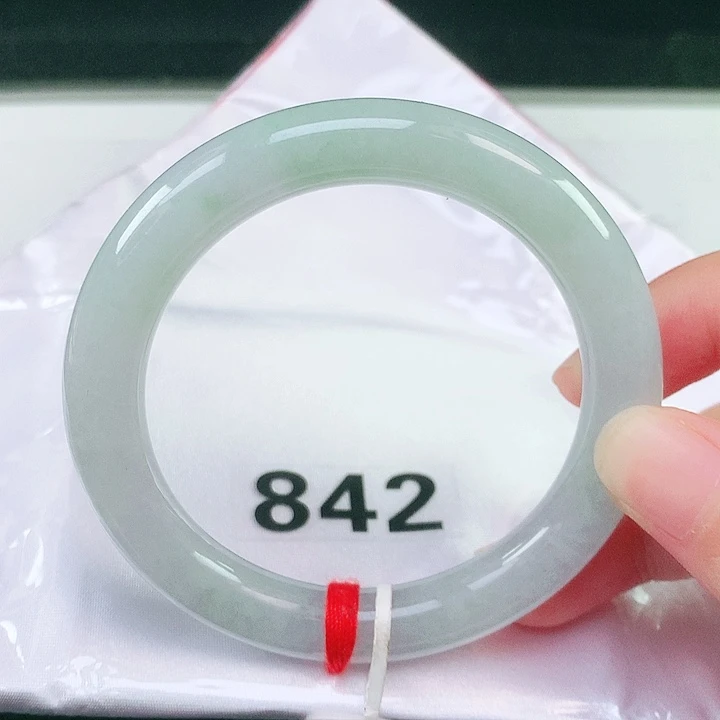 翡翠未镶嵌手镯（圆镯）翡翠手镯