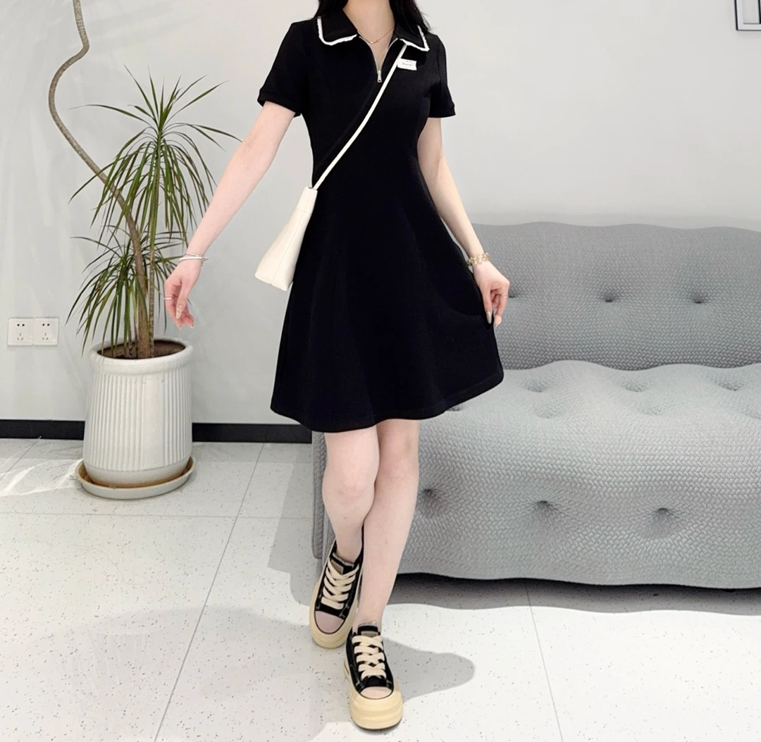 NFL品牌（都市旋律）夏季时尚显瘦气质POLO领蕾丝设计中长款连衣裙