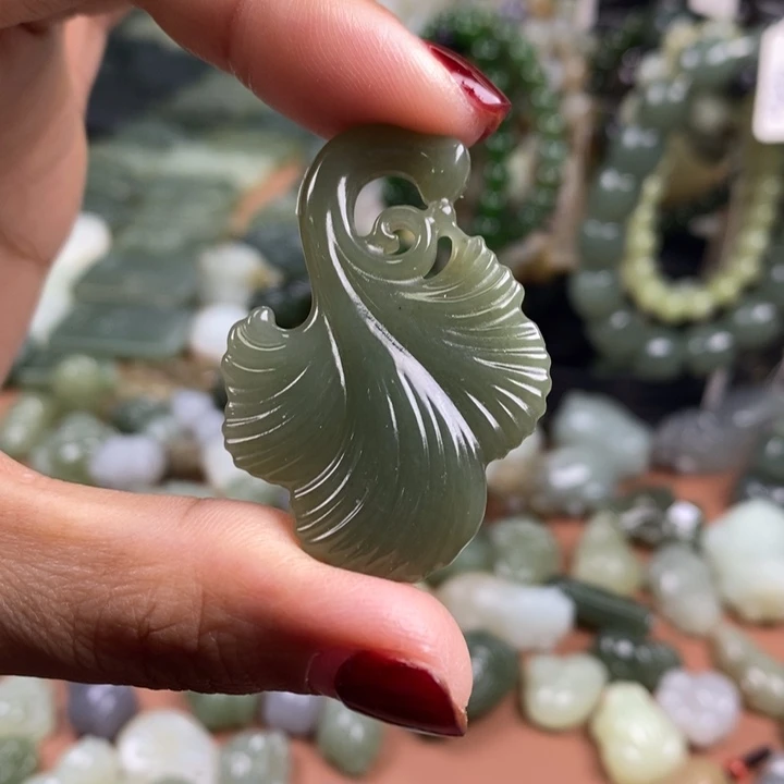 和田玉未镶嵌颈饰和田玉银杏叶