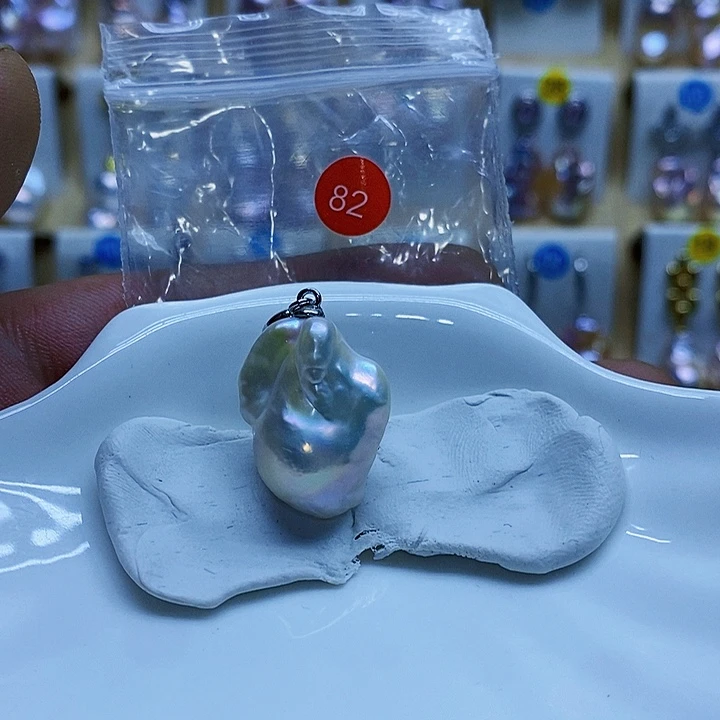 银S925镶嵌淡水珍珠吊坠