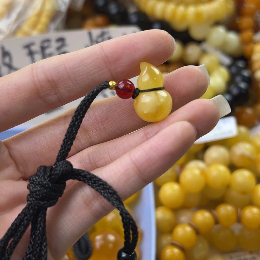 琥珀珠宝奇石未镶嵌