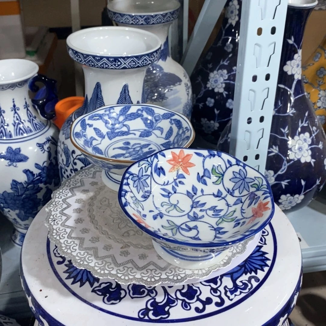 瓶高脚碗两个花瓶