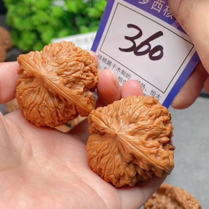 桃核把件小****噻45南疆石360号牌