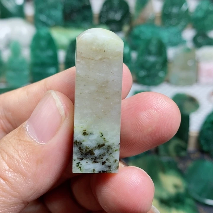 未镶嵌独山玉颈饰