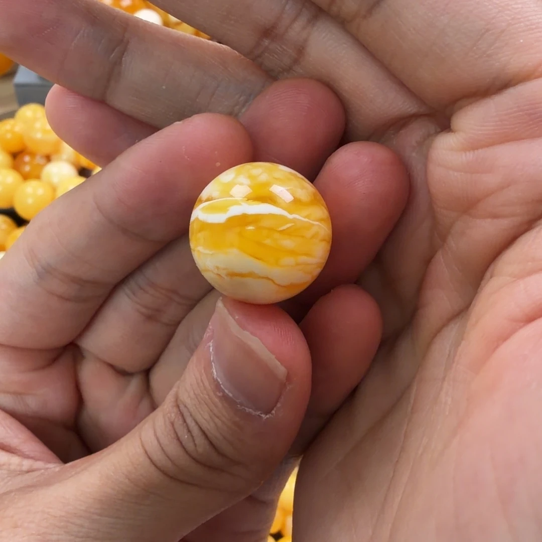 凡***渡琥珀未镶嵌珠宝奇石