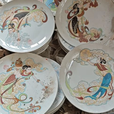 库存微瑕飞天盘子一套直径31厘米