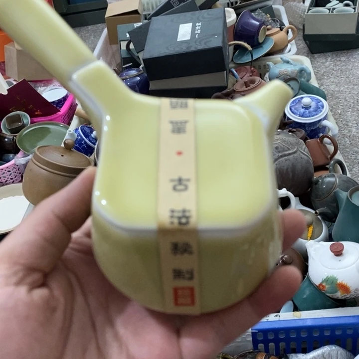 陶瓷艺术品及陶瓷壶