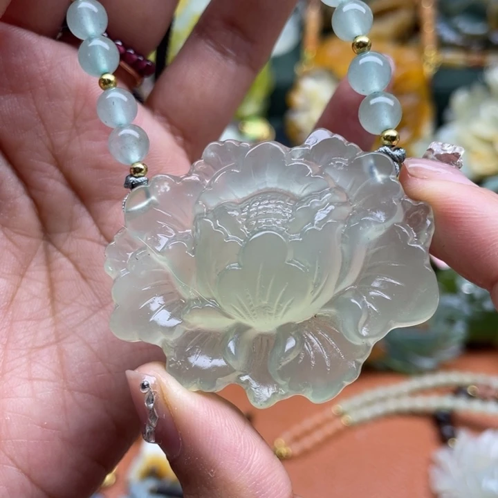 蛇纹石玉未镶嵌吊坠