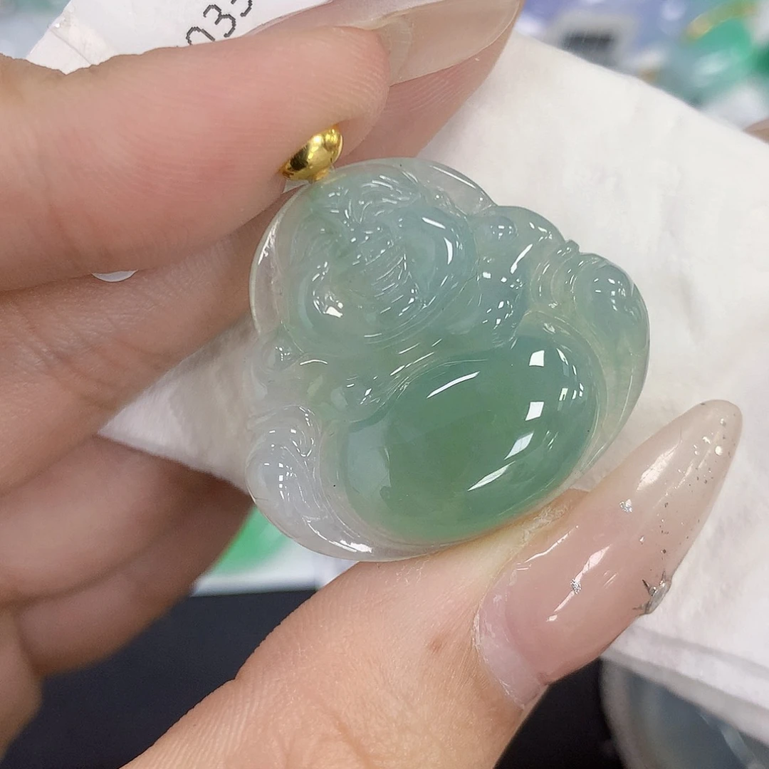 颈饰18K金镶嵌翡翠