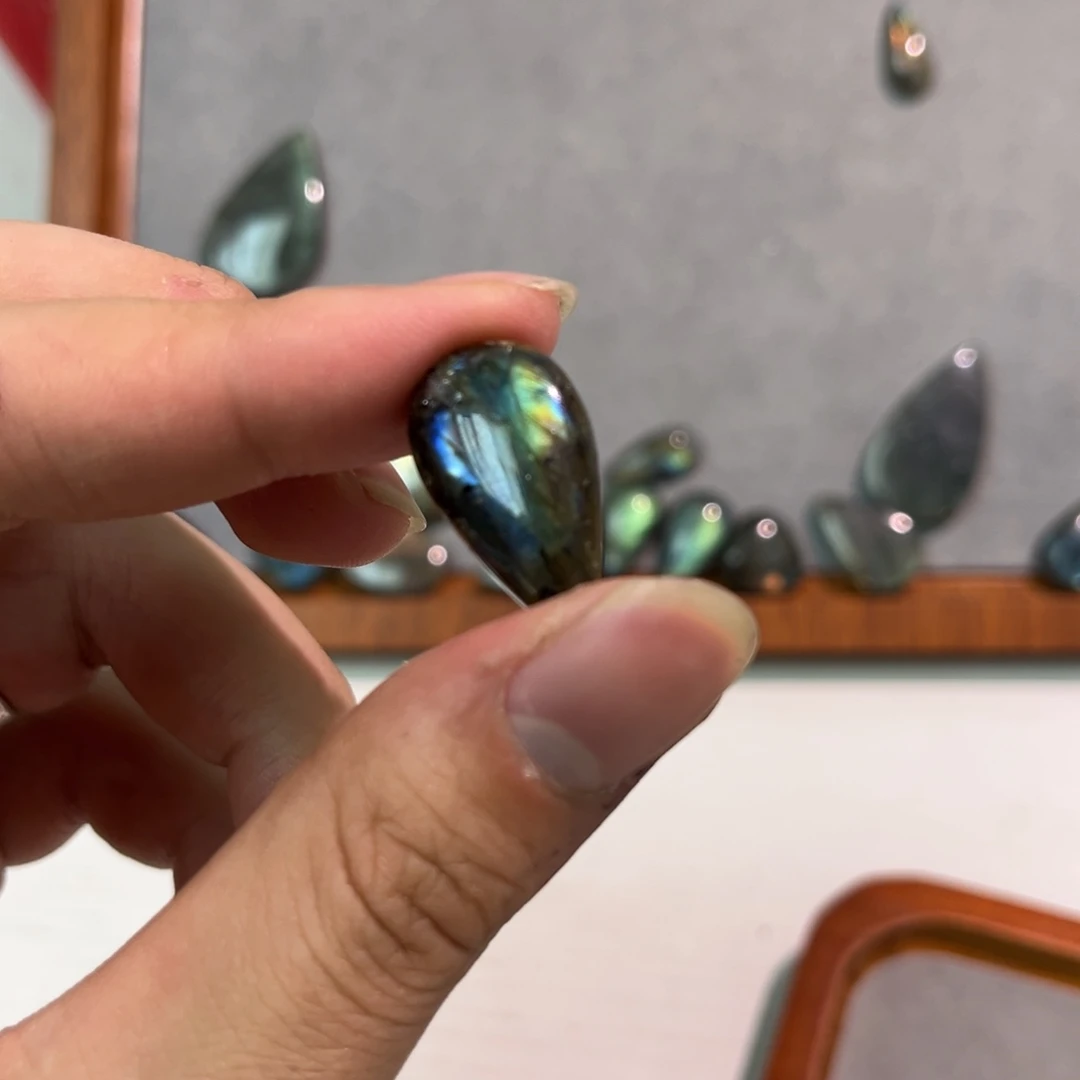 拉长石吊坠未镶嵌你*萌