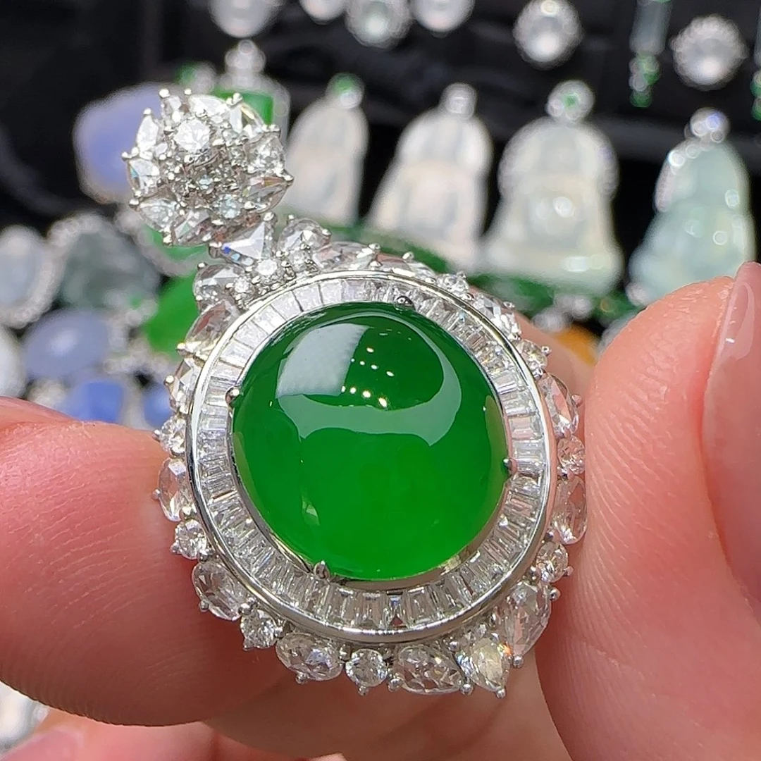 颈饰18K金镶嵌翡翠天然翡翠