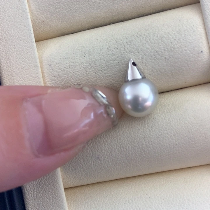 颈饰18K金镶嵌海水珍珠