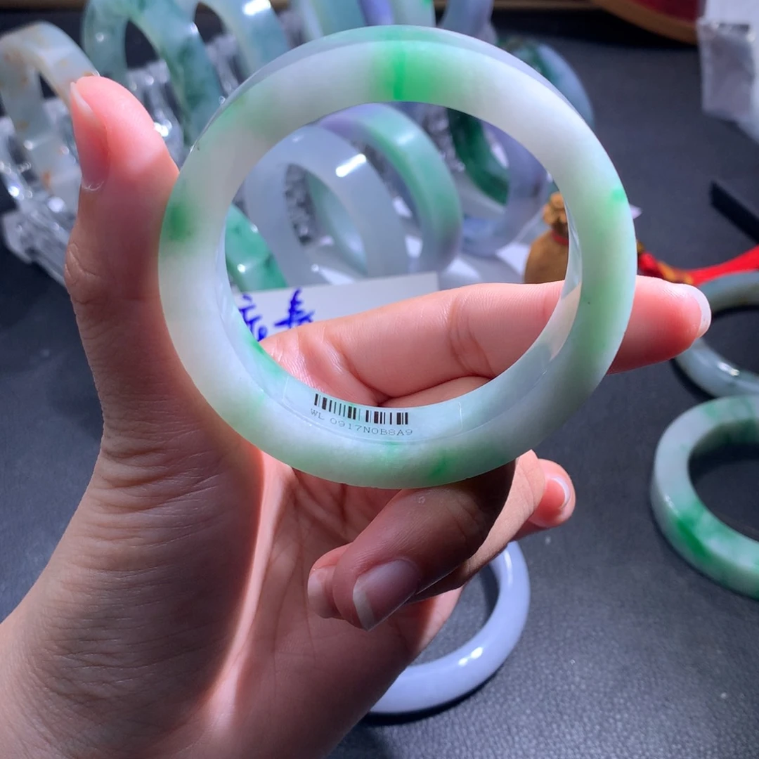 未镶嵌特价手镯定制翡翠青*