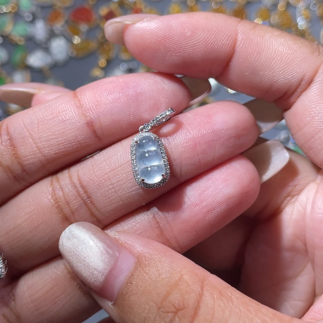 吊坠(不含链)18K金镶嵌翡翠