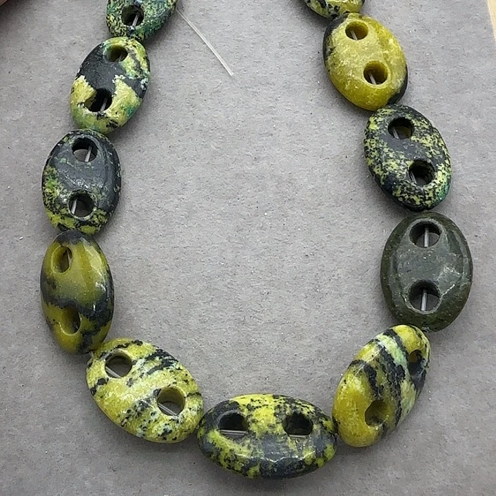 查罗石合金珠宝半成品药王石片片一条