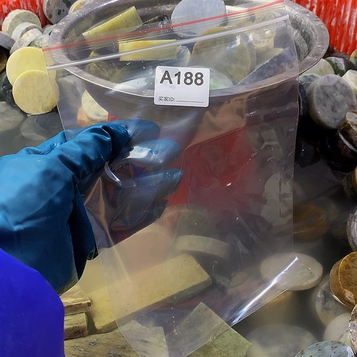 蛇纹石玉原未镶嵌