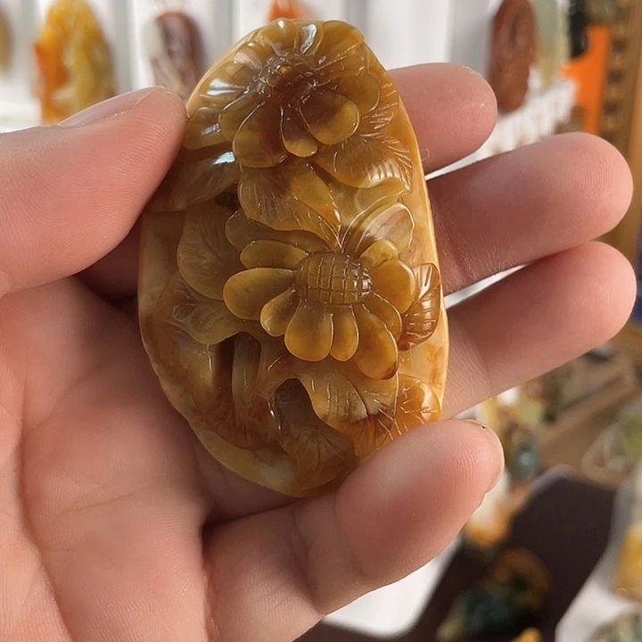 未镶嵌蛇纹石玉颈饰