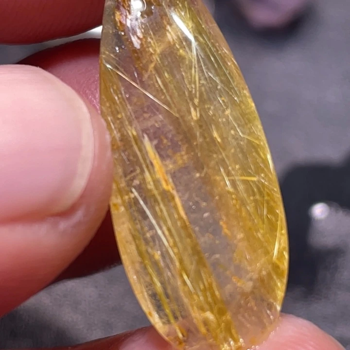 拿****未镶嵌颈饰发晶钛晶