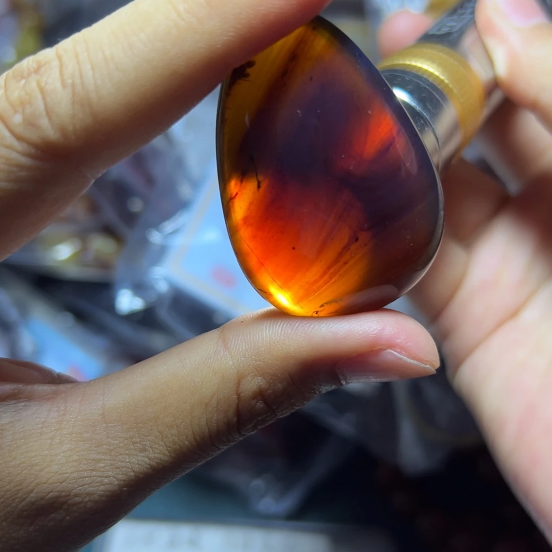 未镶嵌琥珀珠宝奇石284