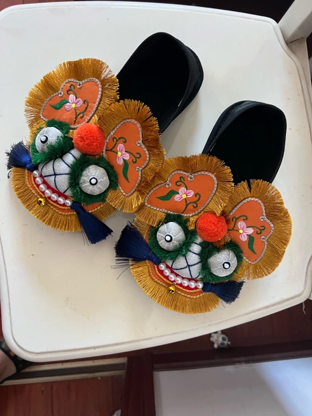 千层底布鞋加胶底，千层底麒麟鞋。