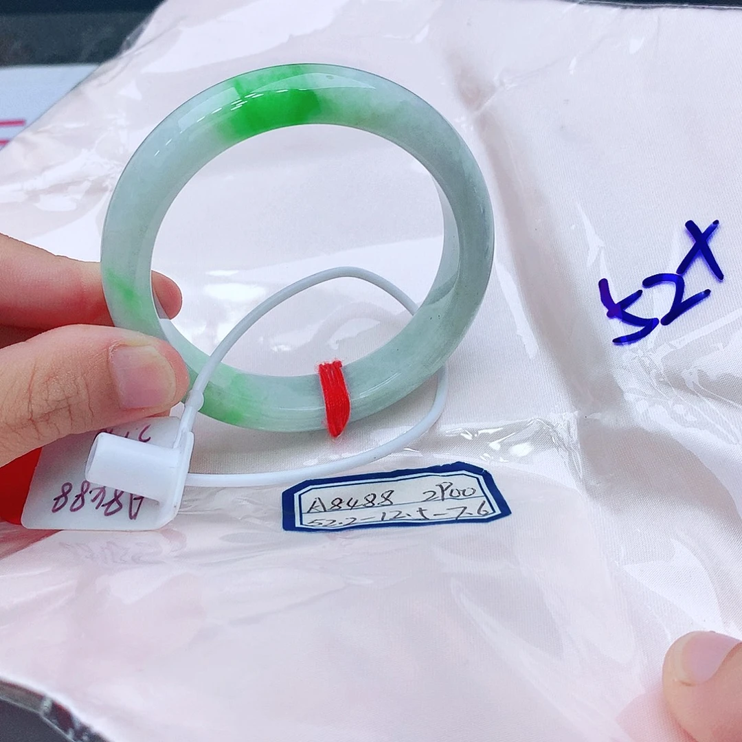 翡翠未镶嵌手镯我